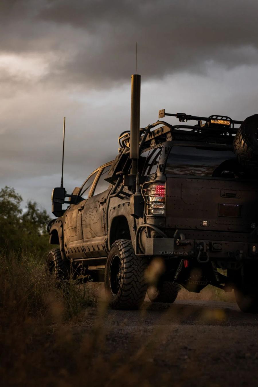 Детали экстерьера Toyota Tundra CrewMax 4x4 Zombie Apocalypse 2013 года  (фото 110 из 461)